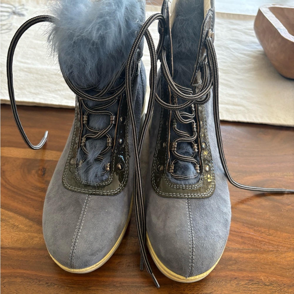 Cesare Paciotti Gray Fur-Trimmed Winter Boots